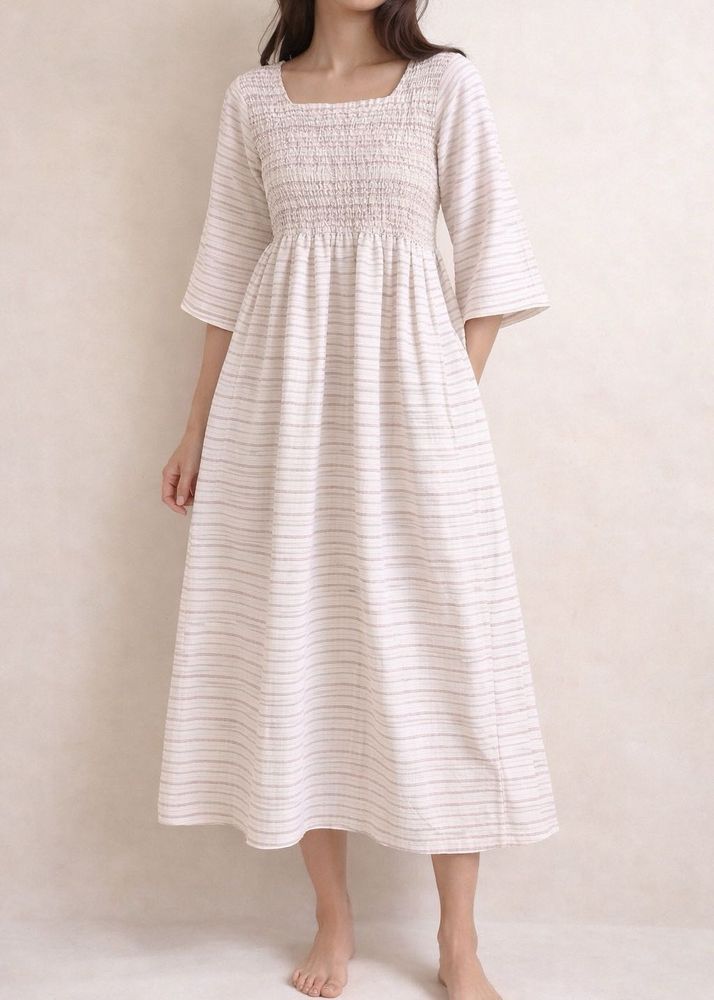 Striped Smocked Midi Dress . size - XXL