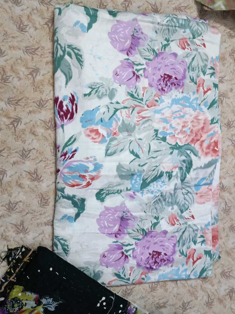 flowered mattress cover with 🆓 blanket