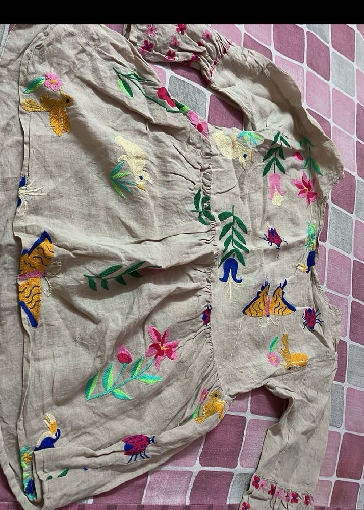 Embroidered Beige Kurta