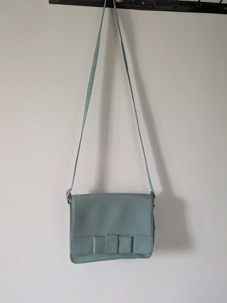 Big sling bag from Nykaa
