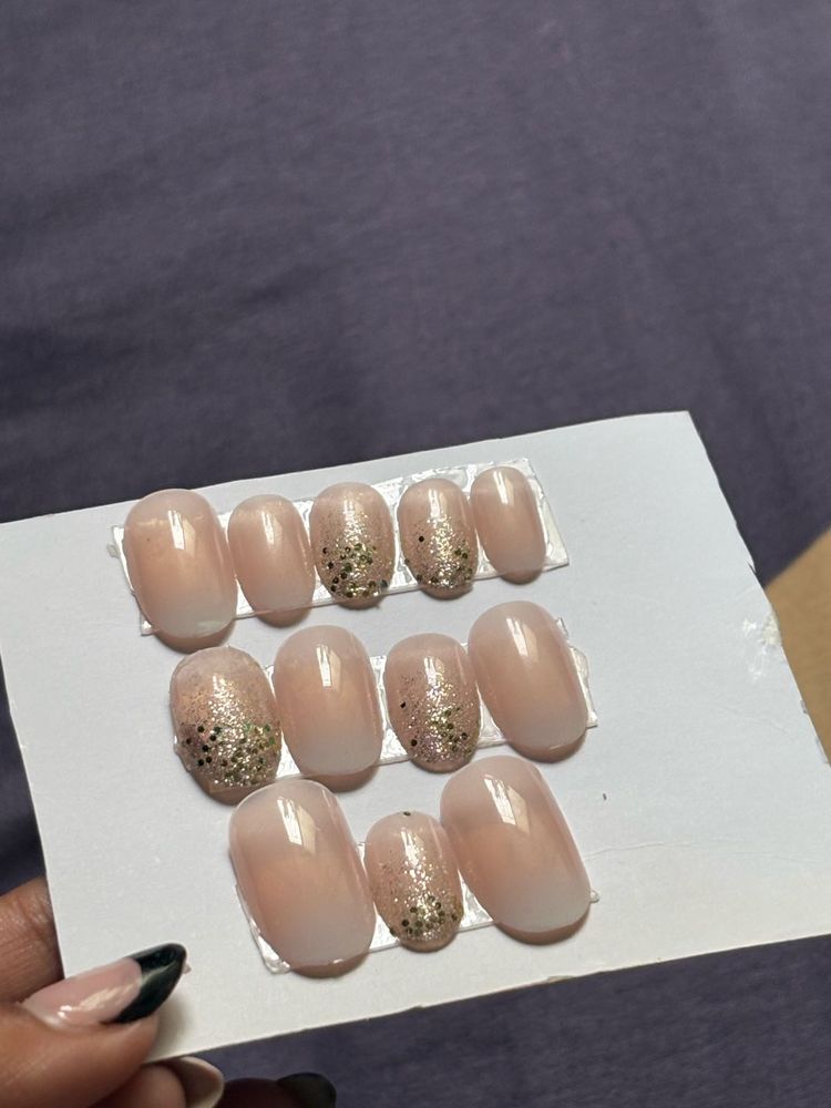 Cute Press-On Nails with Bow Design