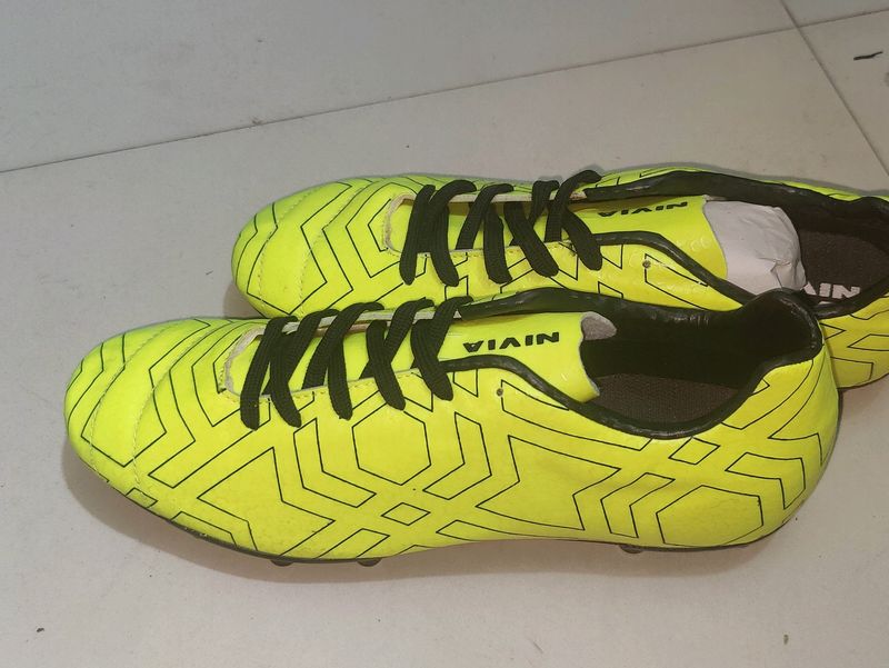 Nivia Mens Football Shoes. Unused. No Coins.