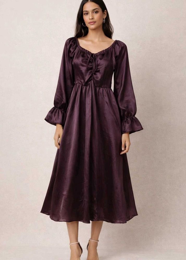 Elegant Midi Dress with Long Sleeves