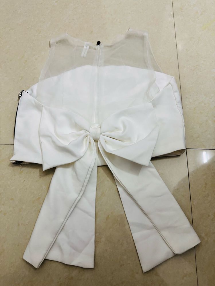 Elegant White Bow Detail Blouse