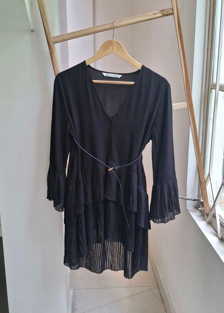 ZARA Chic Black Pleated Midi Dress with Belt
