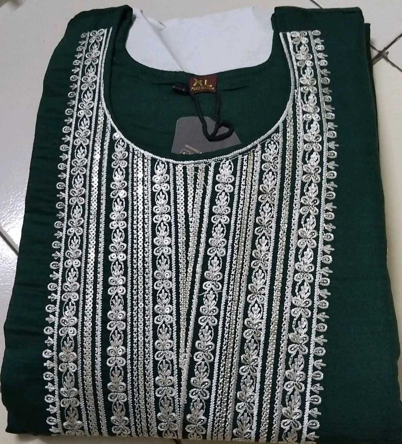 Elegant Embroidered Kurta Set with dupatta- Green