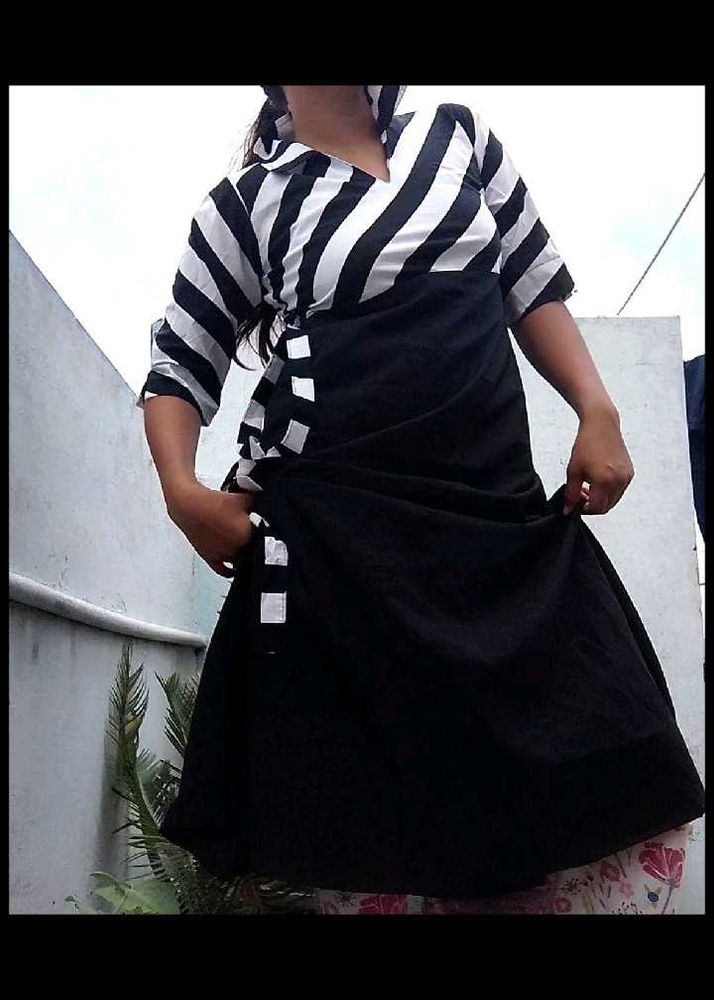 Stylish Black &amp; White Striped Kurta