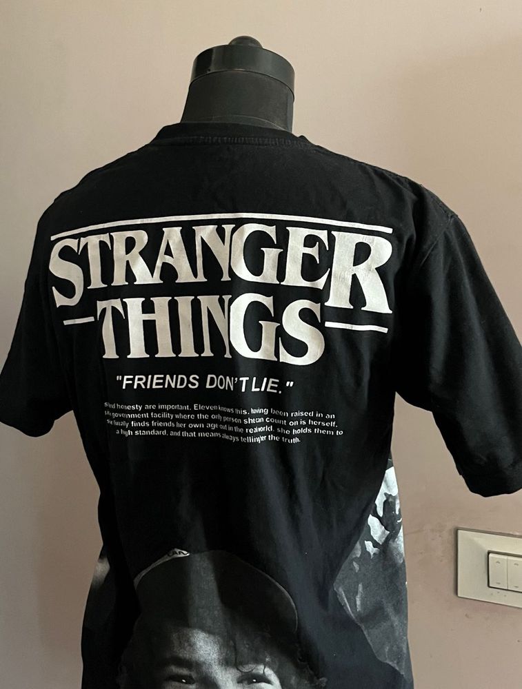 Stranger Things merch "Friends Don't Lie"