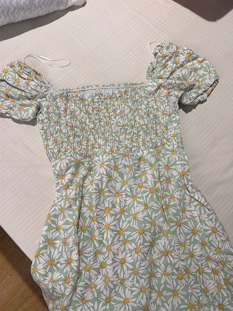 Daisy Print Smocked Puff Sleeve Dress