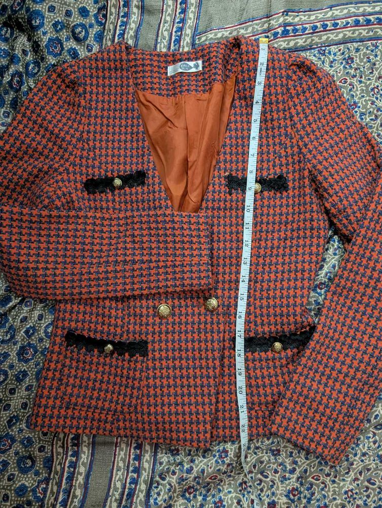 Chic Tweed Blazer - Classic Style