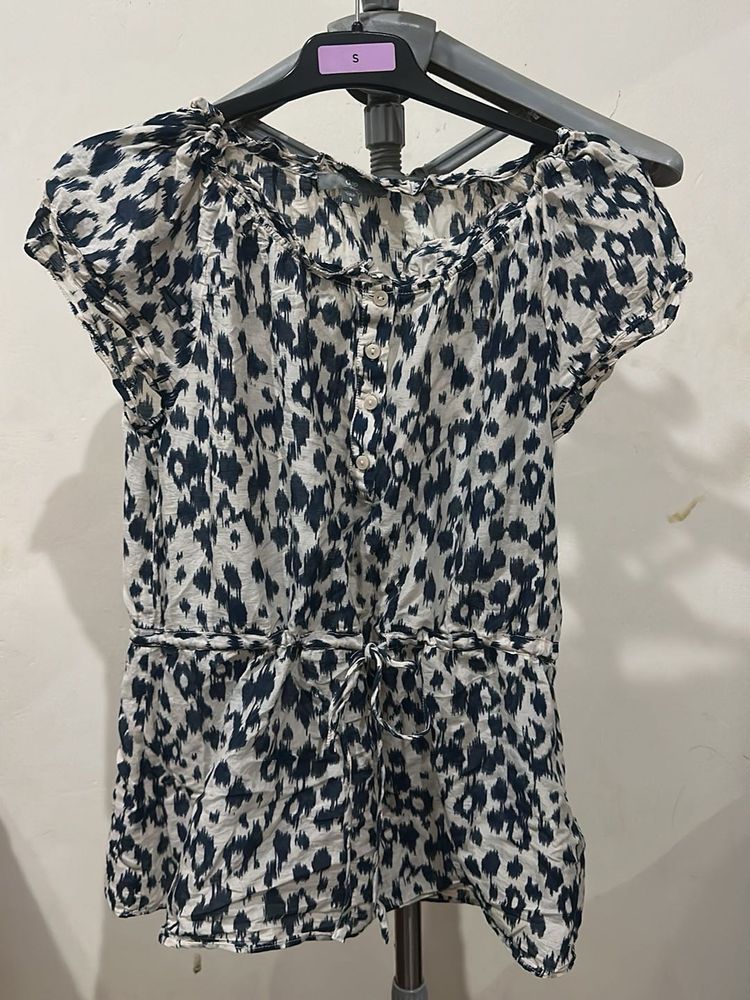 Chic Leopard Print Top