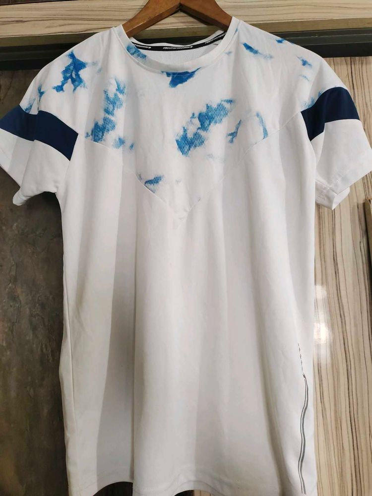 Trendy White Graphic Jersey