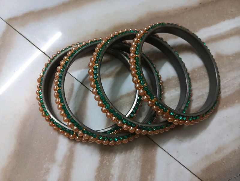 women's wear green bangle