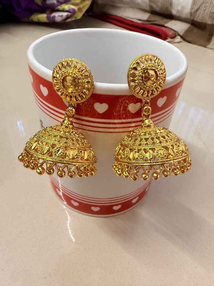 Elegant Gold Jhumka Earrings
