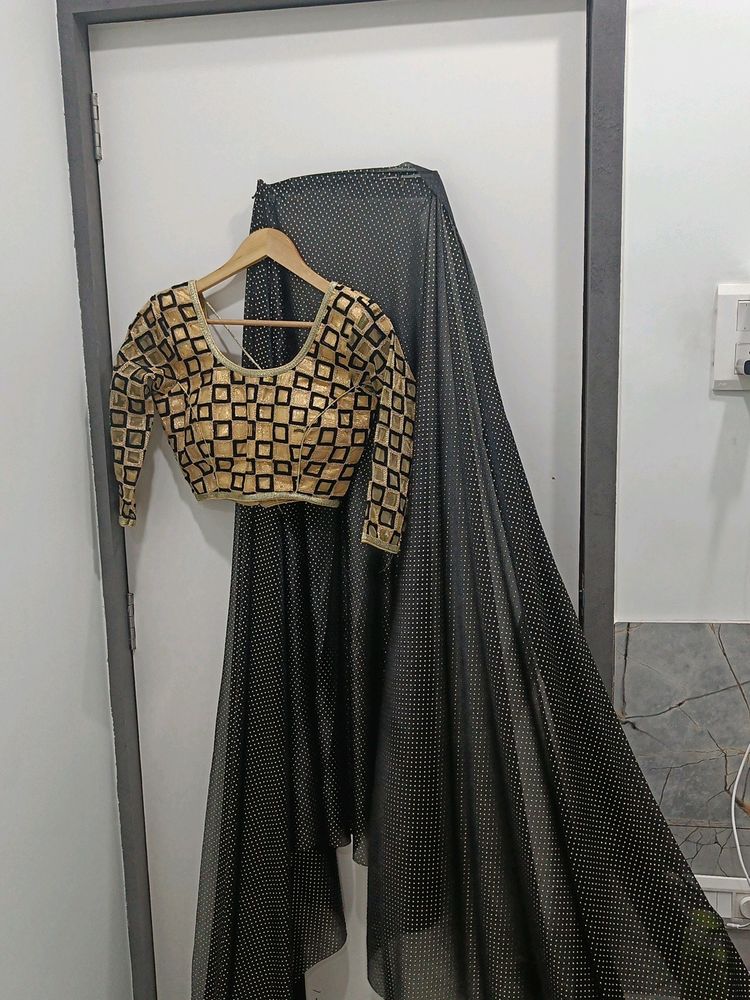 Elegant Saree And Blouse Set