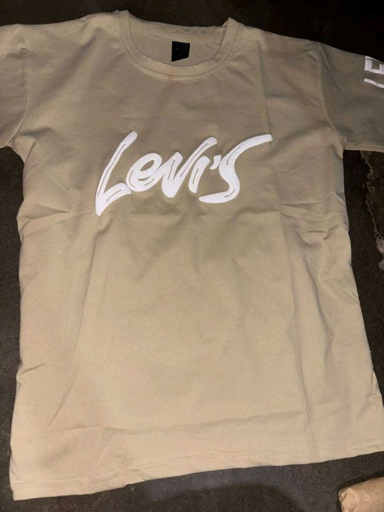 Levi's Tan Graphic T-Shirt