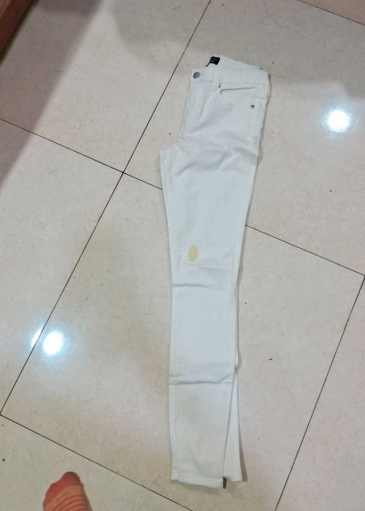 Chic White Denim Jeans