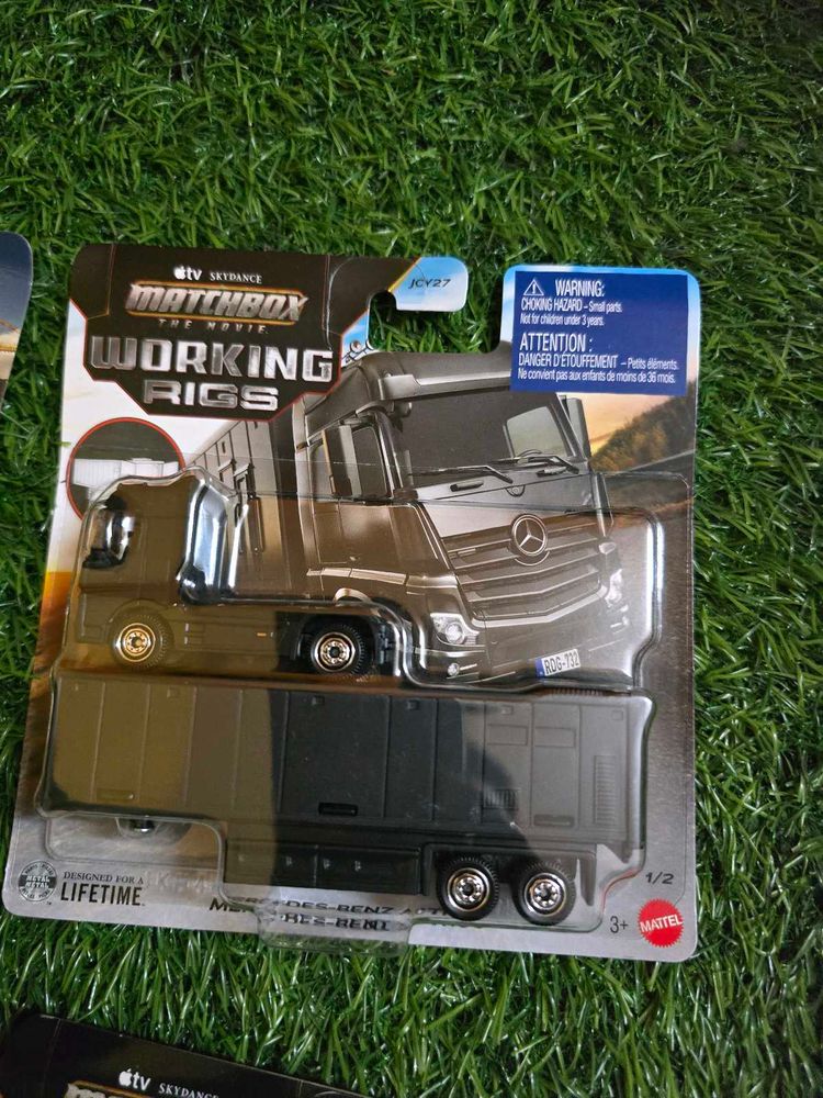Matchbox Mercedes-Benz truck and f&amp;f bundle