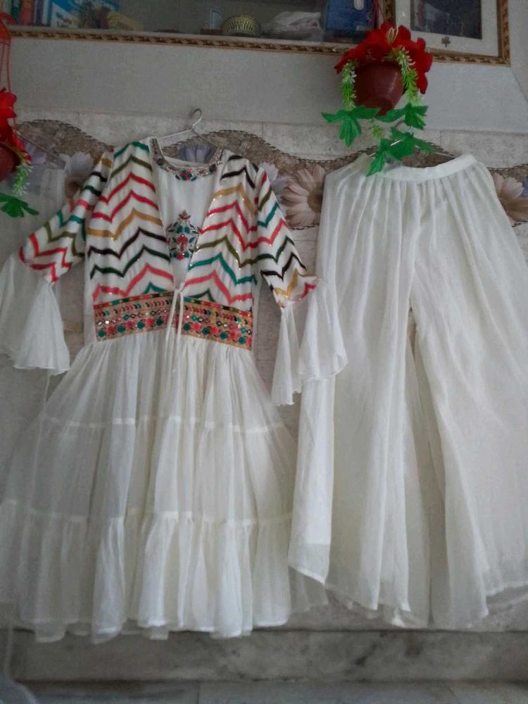 Elegant White Embroidered Kurta Set