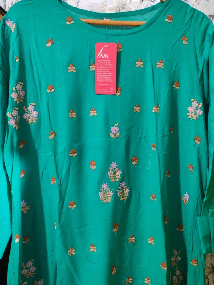 Embroidered Hi-low Hem Kurta