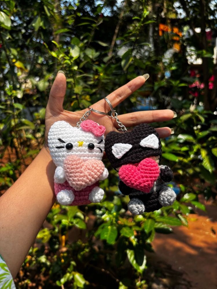 crochet couple keychain ( Pack Of 2)