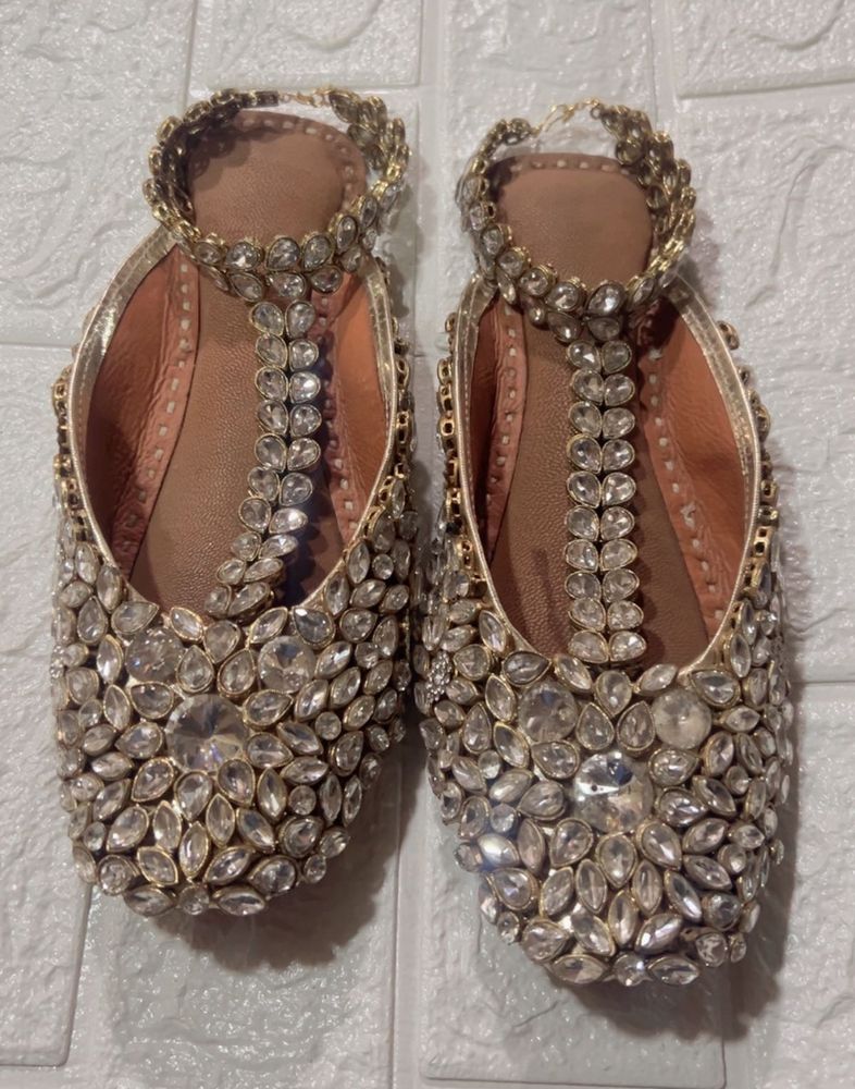 Bridal Couture Nura designer Stone jutti