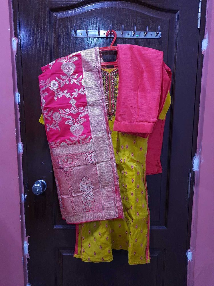 Festive wear full kurta suite