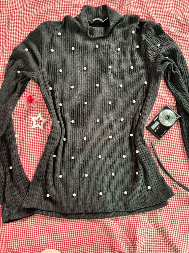 Chic Pearl Embellished Turtleneck Top