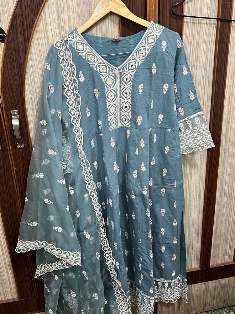 pakistani Blue Embroidered Kurta Set with Dupatta