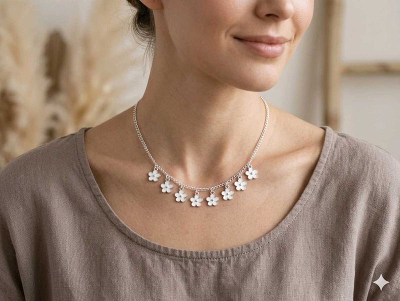 Cute Flower necklace 🌹