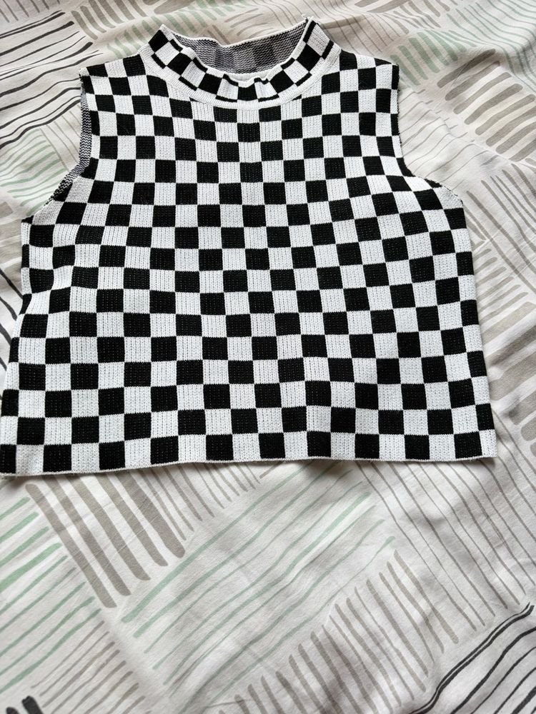 Checkered Mock Neck Sleeveless Top