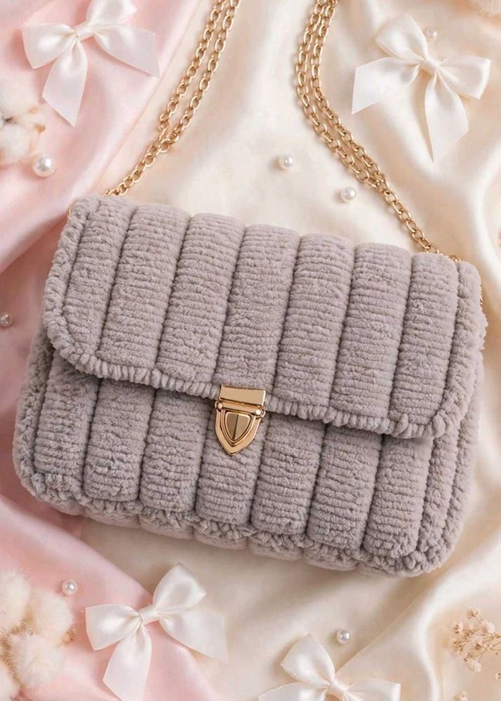 Chic Quilted Grey Shoulder Bag