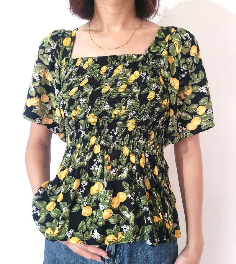 Chic Smocked Lemon Print Top
