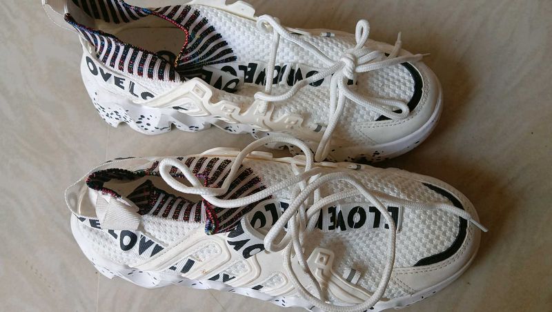 Trendy White Graphic Sneakers
