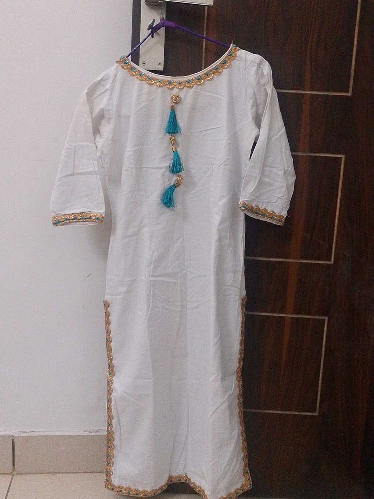 Elegant White Kurta with Tassels
