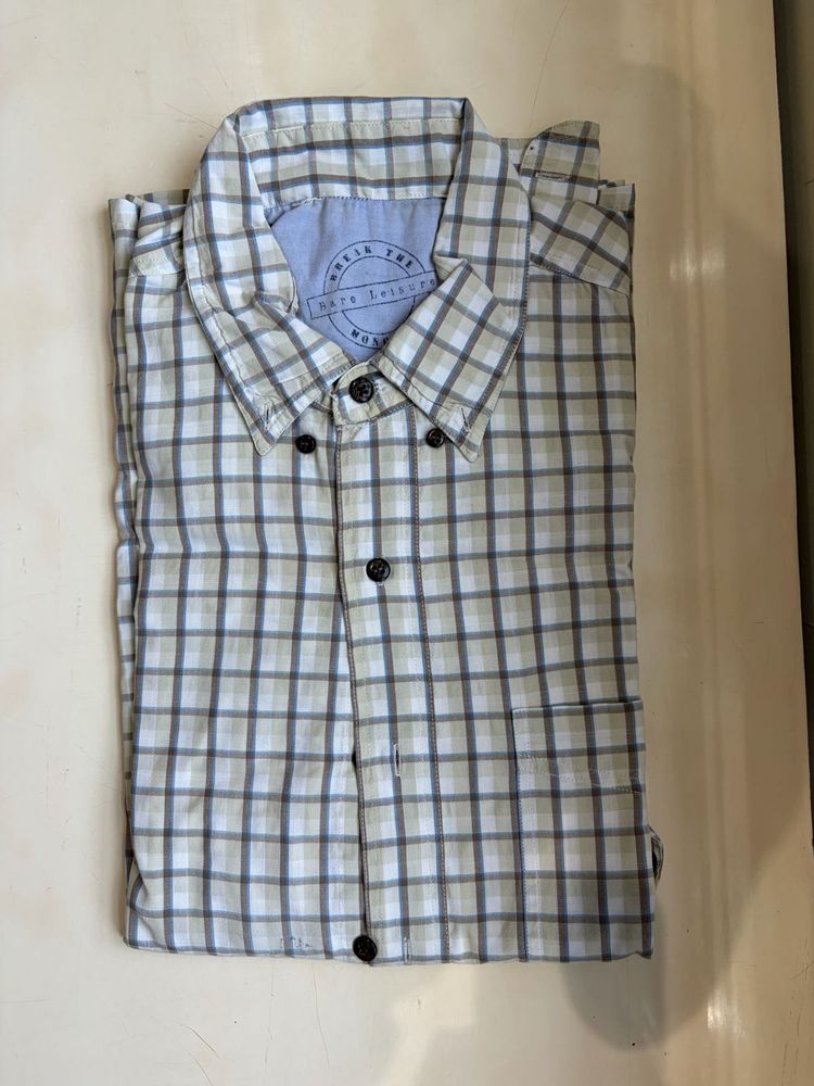 Men's Plaid Button-Down Shirt