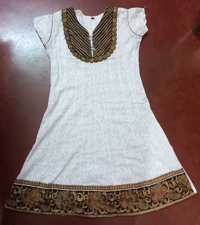 White Kurti with embroidery🤍