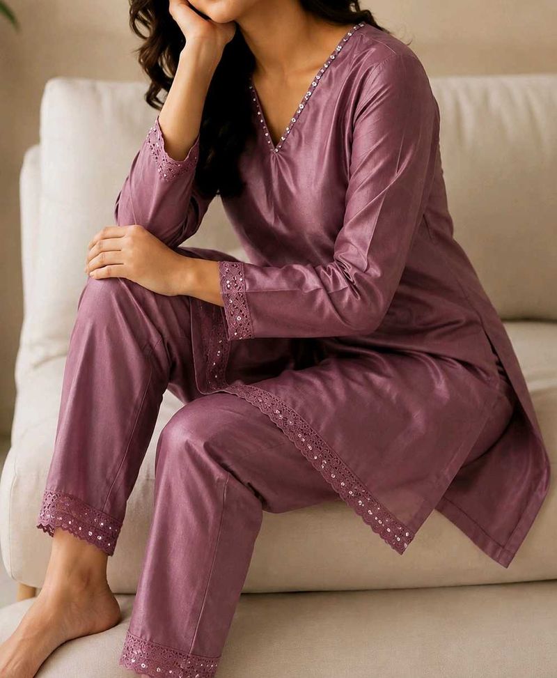 Elegant Mauve  V-Neck Kurta with pant💜 | S size