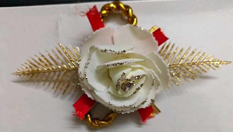 Exquisite White Rose gift wrap topper