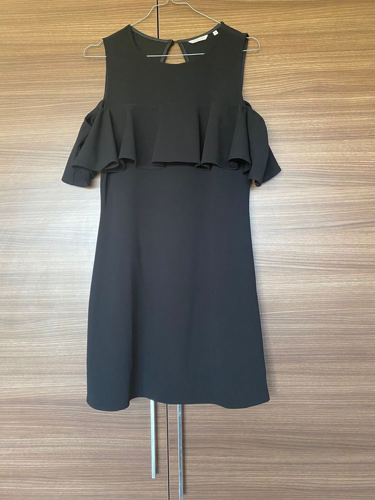 Chic Black Cold Shoulder Ruffle Dress
