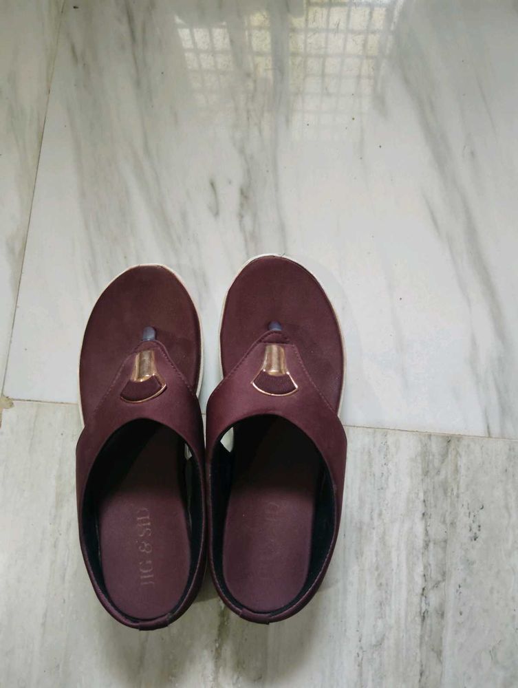 Stylish Maroon Flip-Flop Sandals
