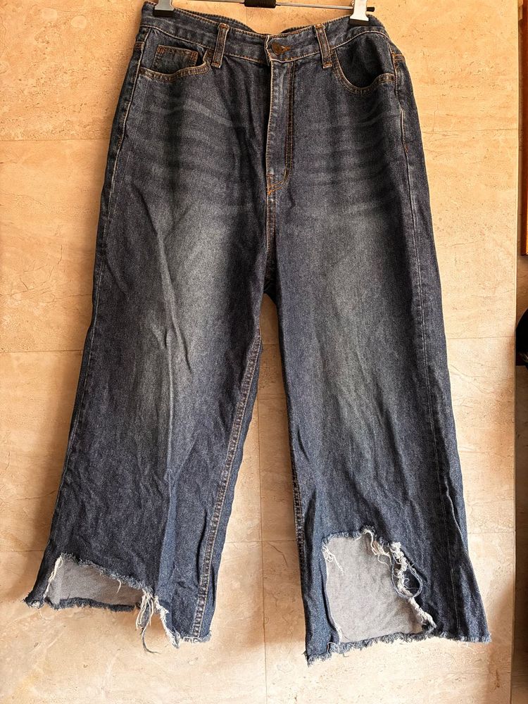 Distressed Wide Leg Jeans