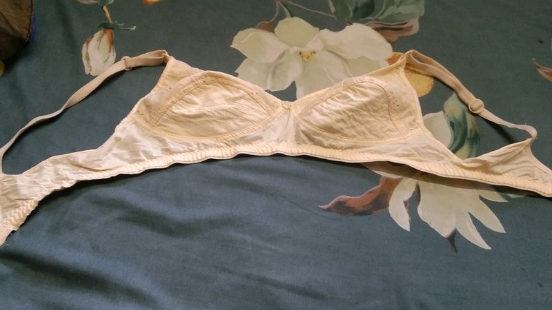 Vintage Cream Bra