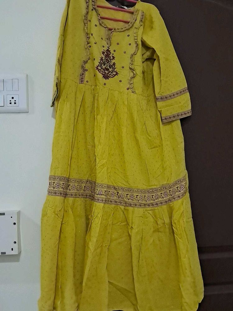 A Beautiful Yellow Kurti