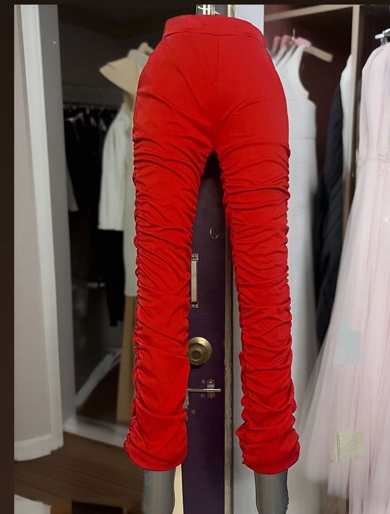 Pintrest Red Ruched Detail Leggings