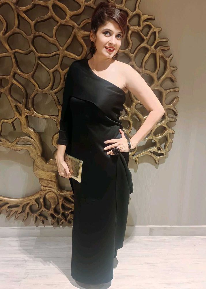 Elegant Black One-Shoulder Dress