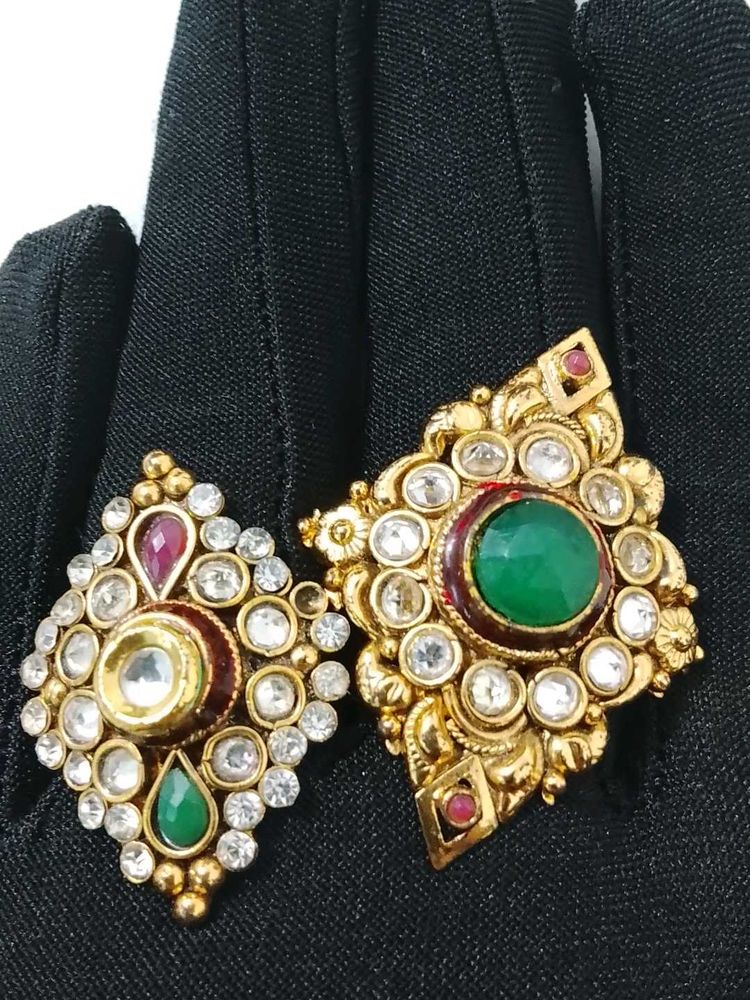 Ethnic kundan fingerings