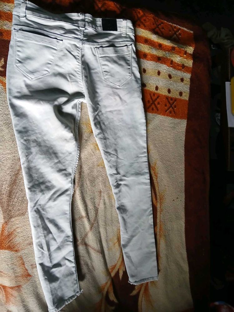 Light Cream Colur Jean's