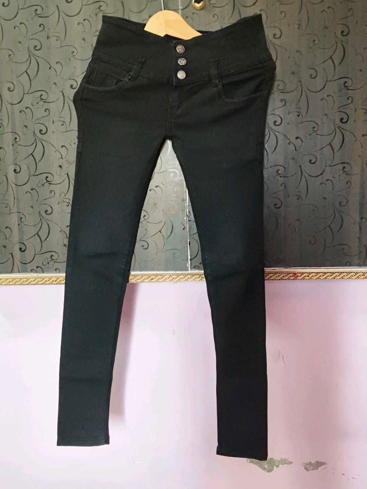 Black High-Waisted Skinny Jeans