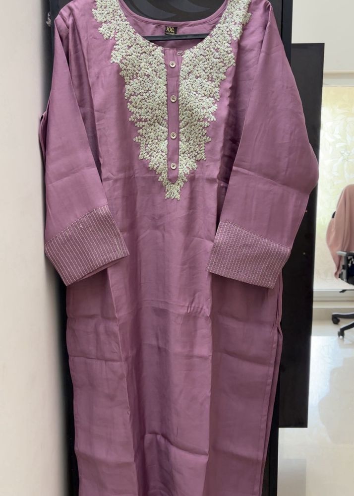 Elegant Purple Embroidered Kurta